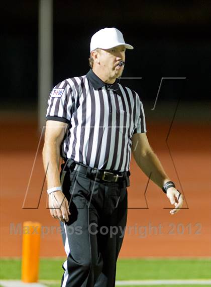 Thumbnail 3 in Flour Bluff vs. Leander (UIL Division 1 Regioinal Playoff) photogallery.