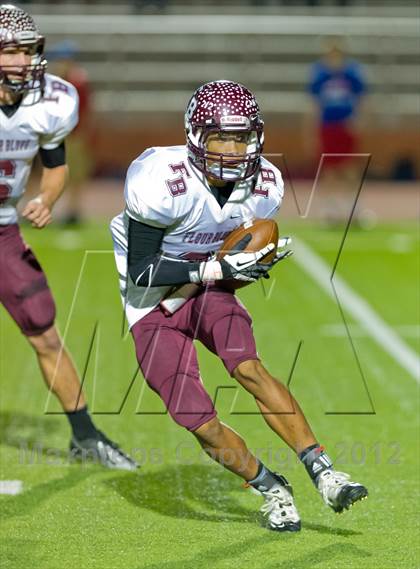 Thumbnail 1 in Flour Bluff vs. Leander (UIL Division 1 Regioinal Playoff) photogallery.