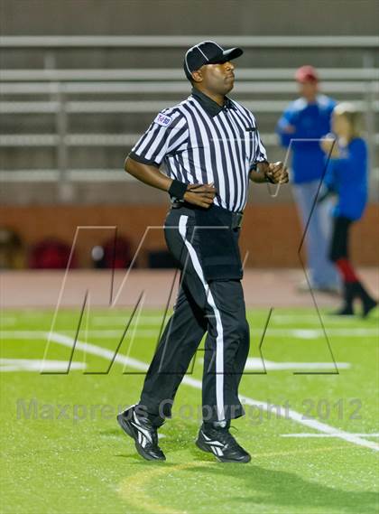 Thumbnail 3 in Flour Bluff vs. Leander (UIL Division 1 Regioinal Playoff) photogallery.