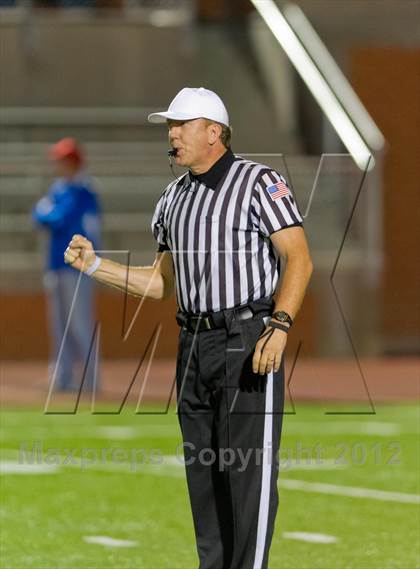 Thumbnail 3 in Flour Bluff vs. Leander (UIL Division 1 Regioinal Playoff) photogallery.