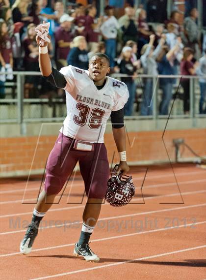 Thumbnail 1 in Flour Bluff vs. Leander (UIL Division 1 Regioinal Playoff) photogallery.