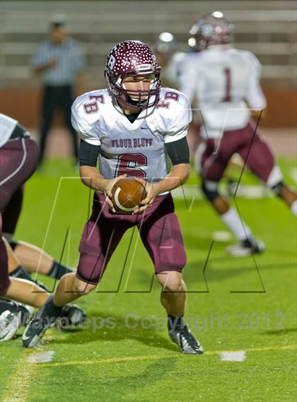 Thumbnail 1 in Flour Bluff vs. Leander (UIL Division 1 Regioinal Playoff) photogallery.