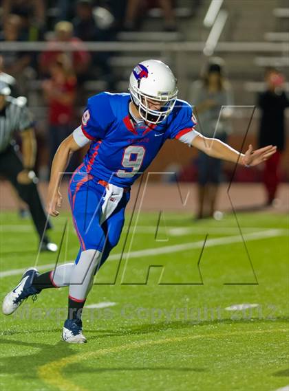 Thumbnail 2 in Flour Bluff vs. Leander (UIL Division 1 Regioinal Playoff) photogallery.
