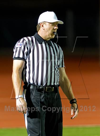 Thumbnail 1 in Flour Bluff vs. Leander (UIL Division 1 Regioinal Playoff) photogallery.