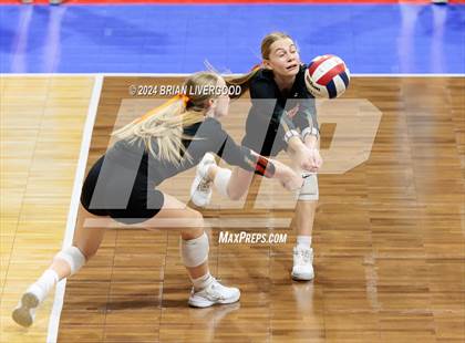Thumbnail 1 in Wiggins vs. Sedgwick County (CHSAA 2A Round 3) photogallery.