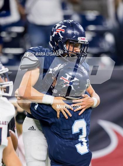Thumbnail 3 in Clear Lake vs Kingwood (UIL 6A  Area Playoffs) photogallery.