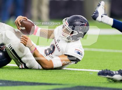 Thumbnail 3 in Clear Lake vs Kingwood (UIL 6A  Area Playoffs) photogallery.