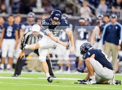 Thumbnail 3 in Clear Lake vs Kingwood (UIL 6A  Area Playoffs) photogallery.