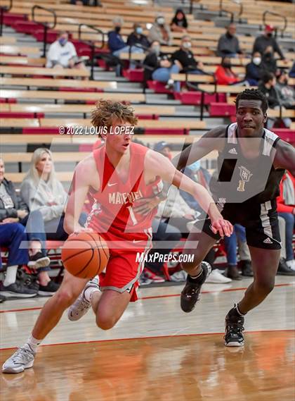 Thumbnail 2 in Servite @ Mater Dei (Nike Extravaganza) photogallery.