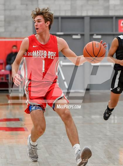 Thumbnail 3 in Servite @ Mater Dei (Nike Extravaganza) photogallery.