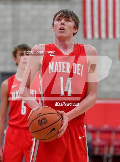 Thumbnail 3 in Servite @ Mater Dei (Nike Extravaganza) photogallery.