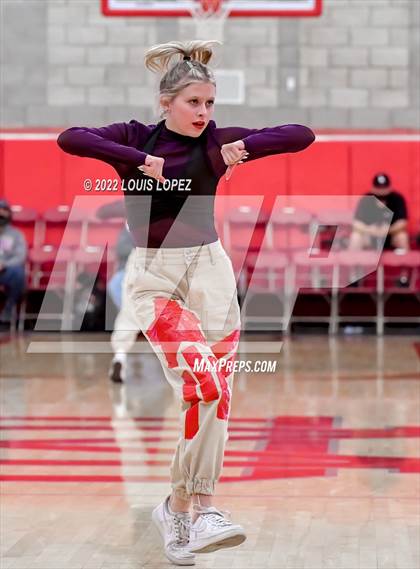 Thumbnail 2 in Servite @ Mater Dei (Nike Extravaganza) photogallery.