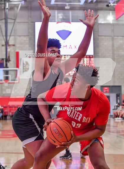 Thumbnail 2 in Servite @ Mater Dei (Nike Extravaganza) photogallery.