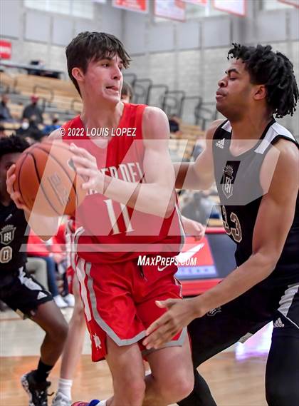 Thumbnail 3 in Servite @ Mater Dei (Nike Extravaganza) photogallery.
