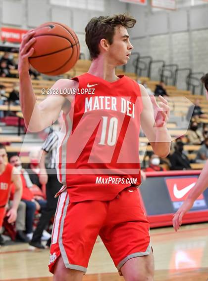 Thumbnail 1 in Servite @ Mater Dei (Nike Extravaganza) photogallery.
