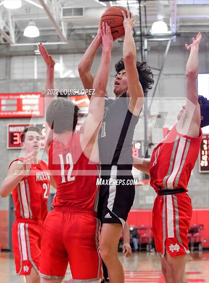 Thumbnail 2 in Servite @ Mater Dei (Nike Extravaganza) photogallery.