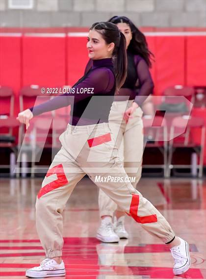 Thumbnail 3 in Servite @ Mater Dei (Nike Extravaganza) photogallery.