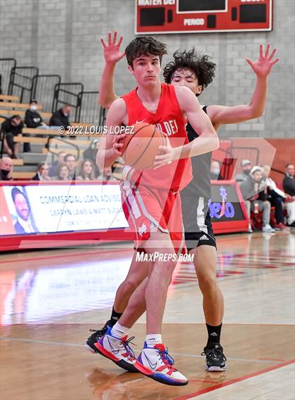 Thumbnail 2 in Servite @ Mater Dei (Nike Extravaganza) photogallery.