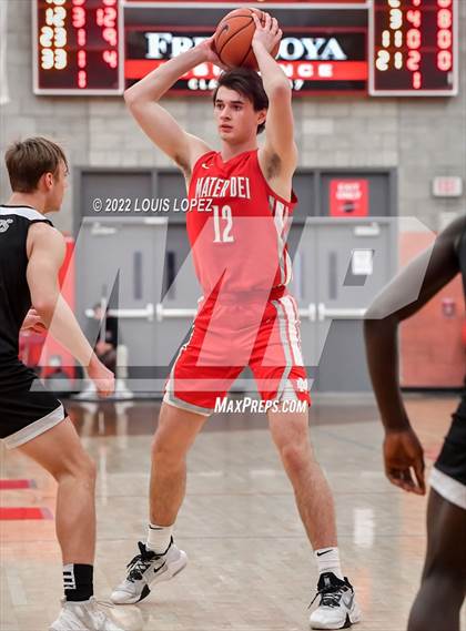 Thumbnail 3 in Servite @ Mater Dei (Nike Extravaganza) photogallery.