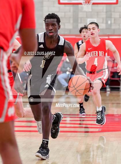 Thumbnail 3 in Servite @ Mater Dei (Nike Extravaganza) photogallery.