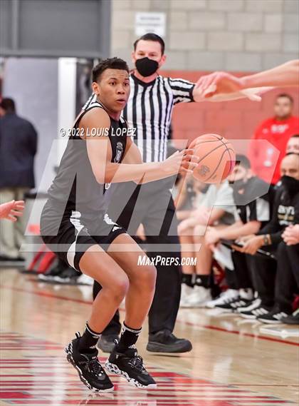 Thumbnail 3 in Servite @ Mater Dei (Nike Extravaganza) photogallery.
