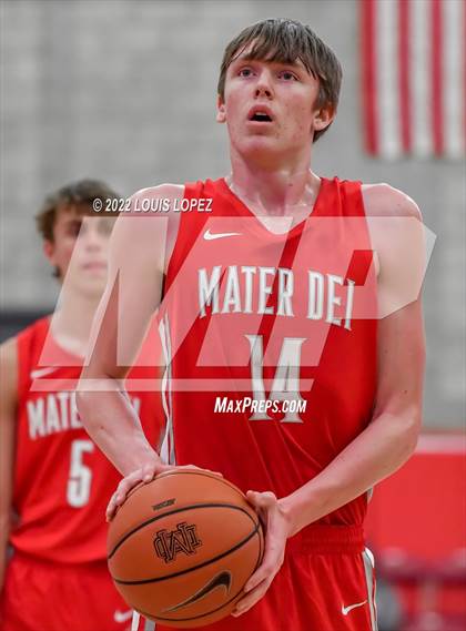 Thumbnail 2 in Servite @ Mater Dei (Nike Extravaganza) photogallery.