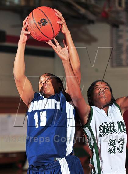 Thumbnail 3 in Murrieta Mesa vs. Summit (Lady Bears Holiday Classic) photogallery.