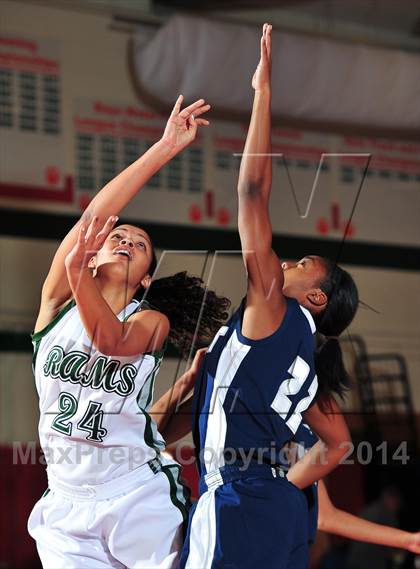 Thumbnail 1 in Murrieta Mesa vs. Summit (Lady Bears Holiday Classic) photogallery.