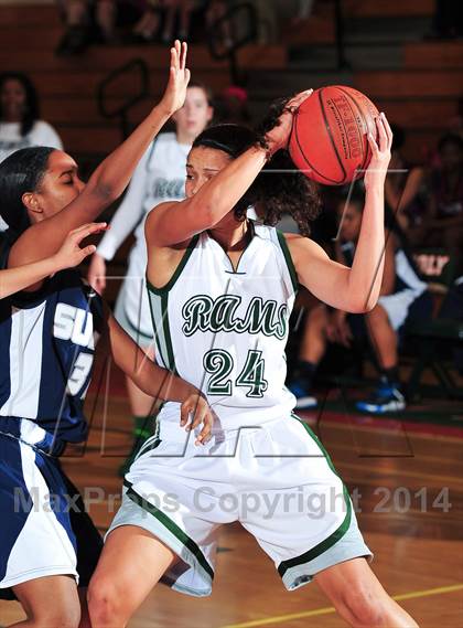 Thumbnail 2 in Murrieta Mesa vs. Summit (Lady Bears Holiday Classic) photogallery.