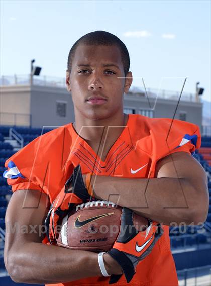 Thumbnail 1 in Bishop Gorman (Preseason Top 25 Photo Shoot) photogallery.