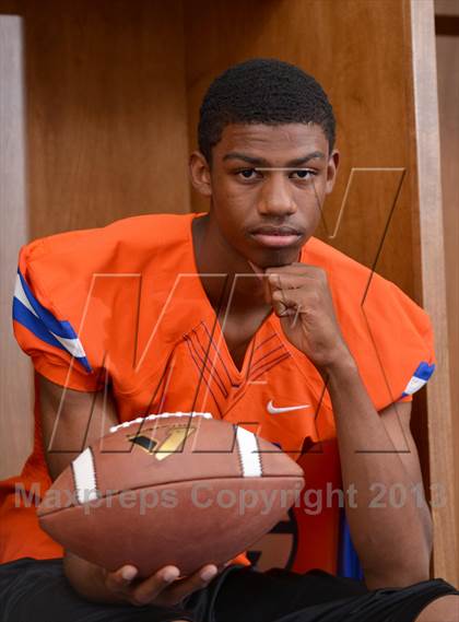 Thumbnail 1 in Bishop Gorman (Preseason Top 25 Photo Shoot) photogallery.