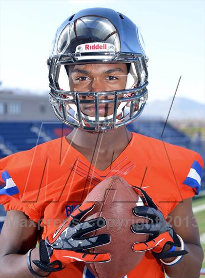 Thumbnail 1 in Bishop Gorman (Preseason Top 25 Photo Shoot) photogallery.