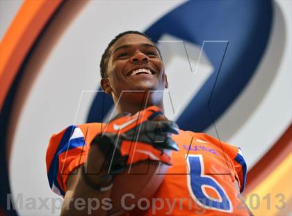 Thumbnail 3 in Bishop Gorman (Preseason Top 25 Photo Shoot) photogallery.