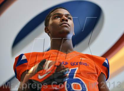 Thumbnail 3 in Bishop Gorman (Preseason Top 25 Photo Shoot) photogallery.