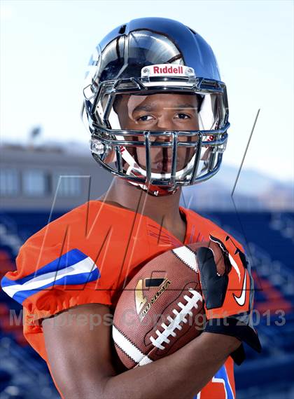 Thumbnail 2 in Bishop Gorman (Preseason Top 25 Photo Shoot) photogallery.