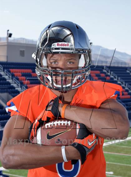 Thumbnail 1 in Bishop Gorman (Preseason Top 25 Photo Shoot) photogallery.