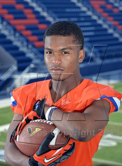 Thumbnail 2 in Bishop Gorman (Preseason Top 25 Photo Shoot) photogallery.