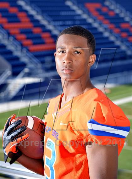 Thumbnail 2 in Bishop Gorman (Preseason Top 25 Photo Shoot) photogallery.