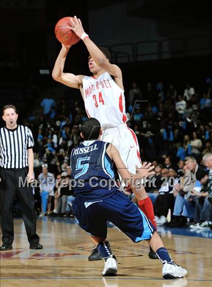 Thumbnail 3 in Mater Dei vs. Bullard (CIF D1 SoCal Regional Final) photogallery.