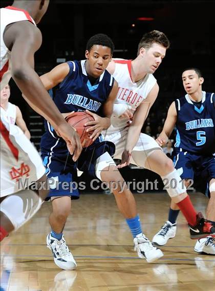 Thumbnail 1 in Mater Dei vs. Bullard (CIF D1 SoCal Regional Final) photogallery.