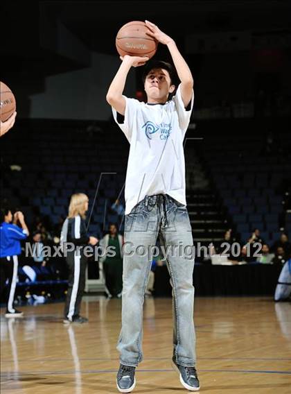 Thumbnail 1 in Mater Dei vs. Bullard (CIF D1 SoCal Regional Final) photogallery.