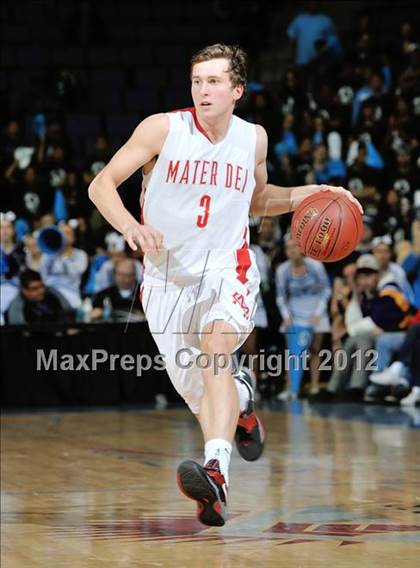 Thumbnail 2 in Mater Dei vs. Bullard (CIF D1 SoCal Regional Final) photogallery.