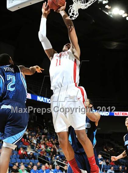 Thumbnail 2 in Mater Dei vs. Bullard (CIF D1 SoCal Regional Final) photogallery.