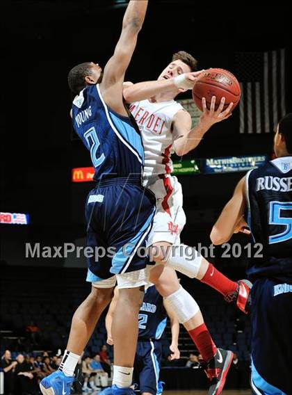 Thumbnail 1 in Mater Dei vs. Bullard (CIF D1 SoCal Regional Final) photogallery.