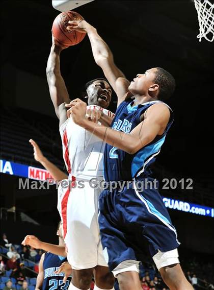 Thumbnail 3 in Mater Dei vs. Bullard (CIF D1 SoCal Regional Final) photogallery.