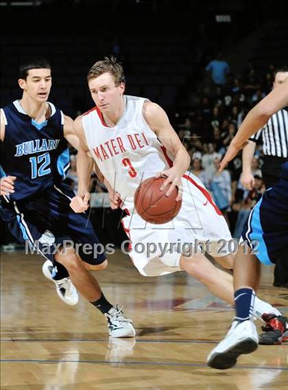 Thumbnail 1 in Mater Dei vs. Bullard (CIF D1 SoCal Regional Final) photogallery.