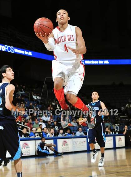 Thumbnail 1 in Mater Dei vs. Bullard (CIF D1 SoCal Regional Final) photogallery.