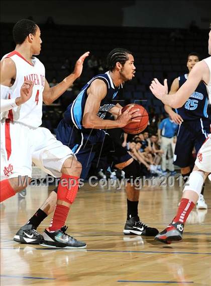 Thumbnail 2 in Mater Dei vs. Bullard (CIF D1 SoCal Regional Final) photogallery.