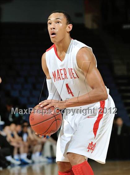 Thumbnail 3 in Mater Dei vs. Bullard (CIF D1 SoCal Regional Final) photogallery.
