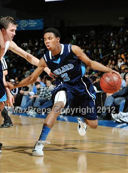 Thumbnail 1 in Mater Dei vs. Bullard (CIF D1 SoCal Regional Final) photogallery.